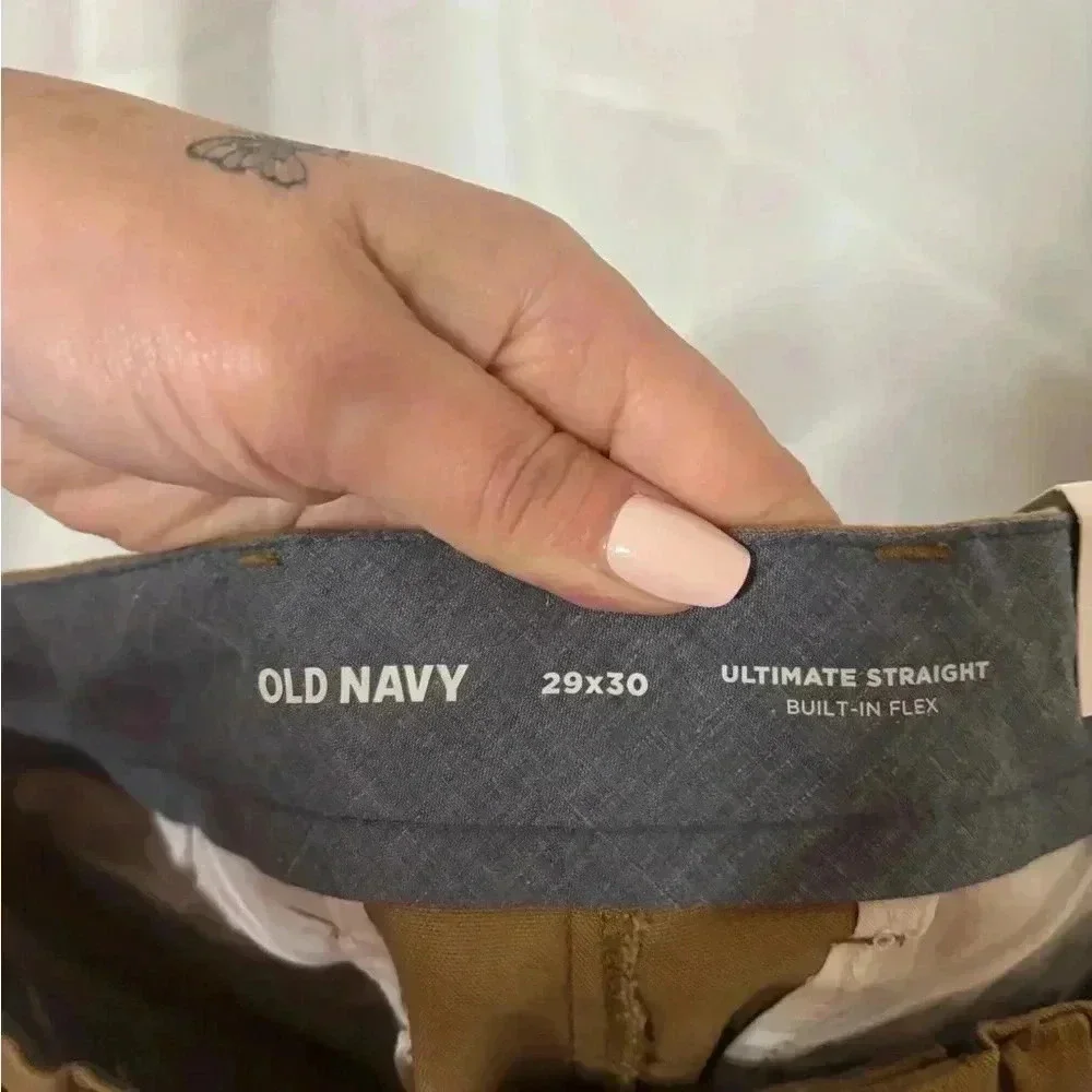 New with tags, men’s size 29x30 straight leg old navy brand pants, #L684